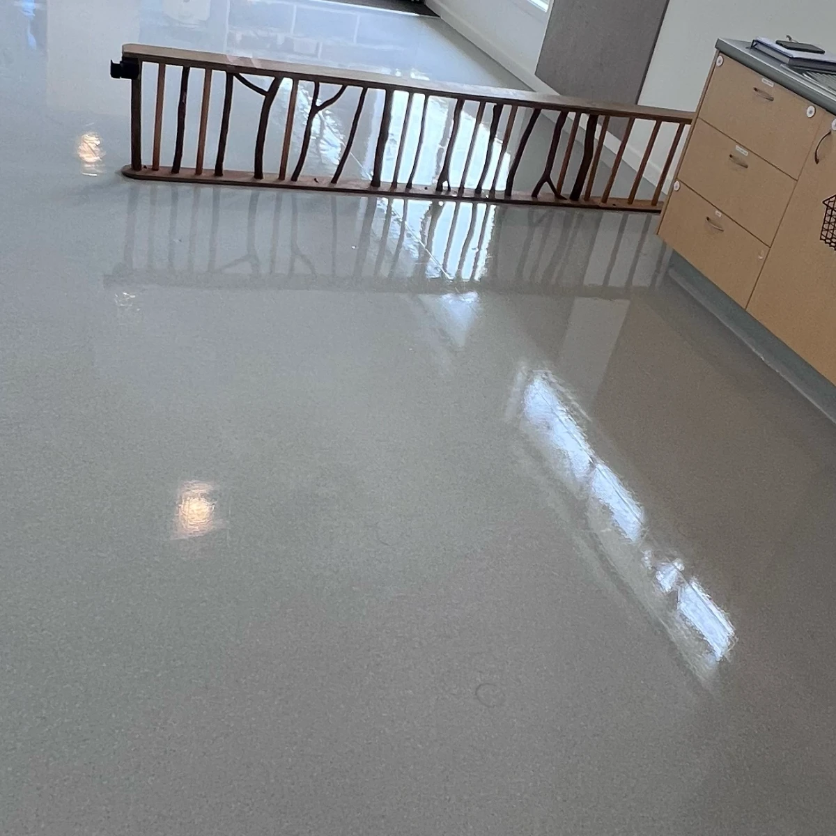 Hard floor after cleaning and polishing